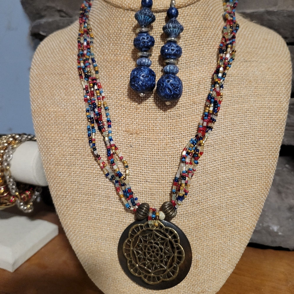 Coldwater Creek necklace w/earrings